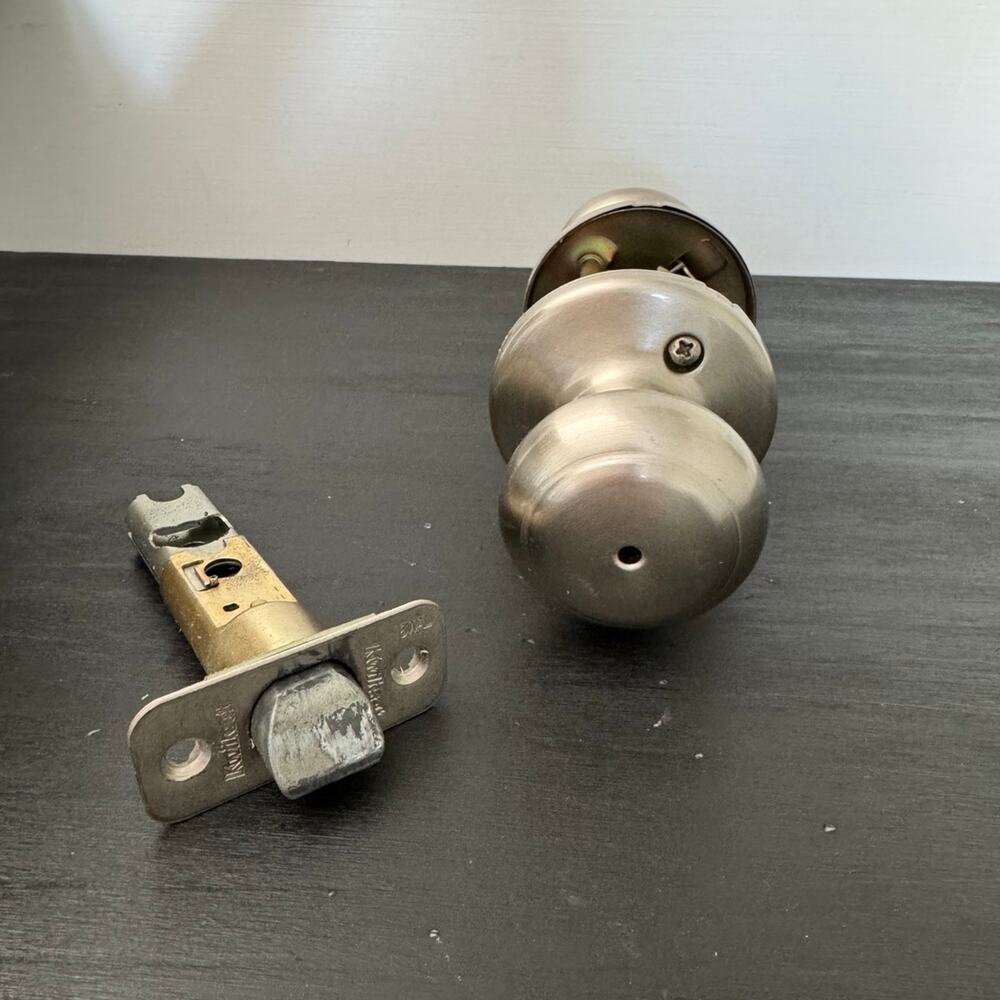 Kwikset privacy door knob